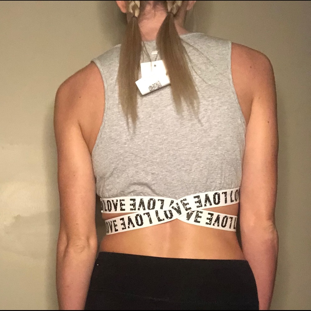 Crop top - Picture 2 of 3